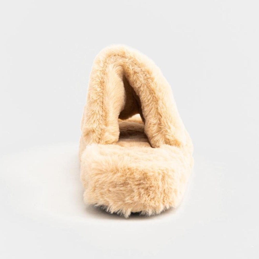 NWT Rhinestone Faux Fur Slippers Size 7 - Picture 2 of 9